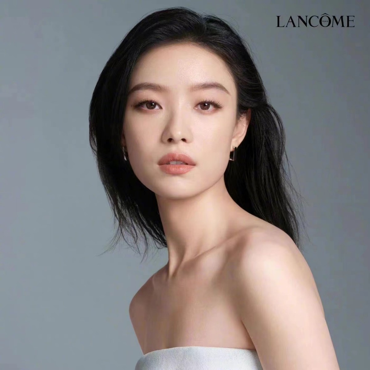 倪妮|倪妮又一次封神亮相！拍全球代言大片，连换三套造型真的太美了