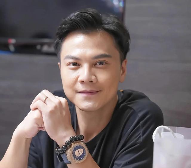 TVB|39岁绿叶暂别TVB北上发展，已签约谭咏麟公司，剧组同事不舍送别