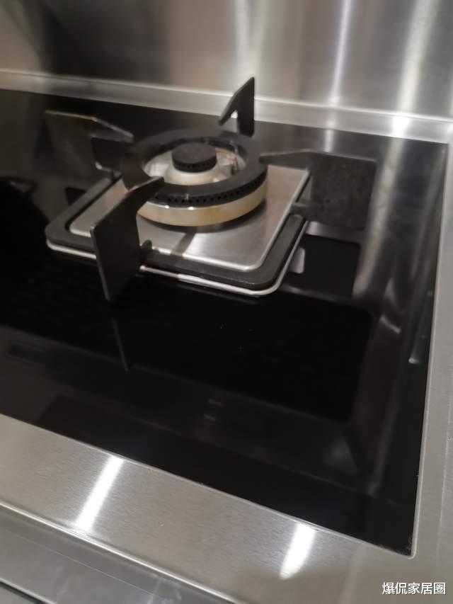 抽油烟机|吸油烟机与集成灶哪种好?分别体验1年多,谈谈我的感受