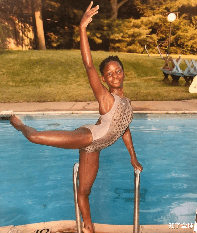 女孩|她,恶魔之子,父母双亡,被拒绝收养12次,长大竟成了著名演员