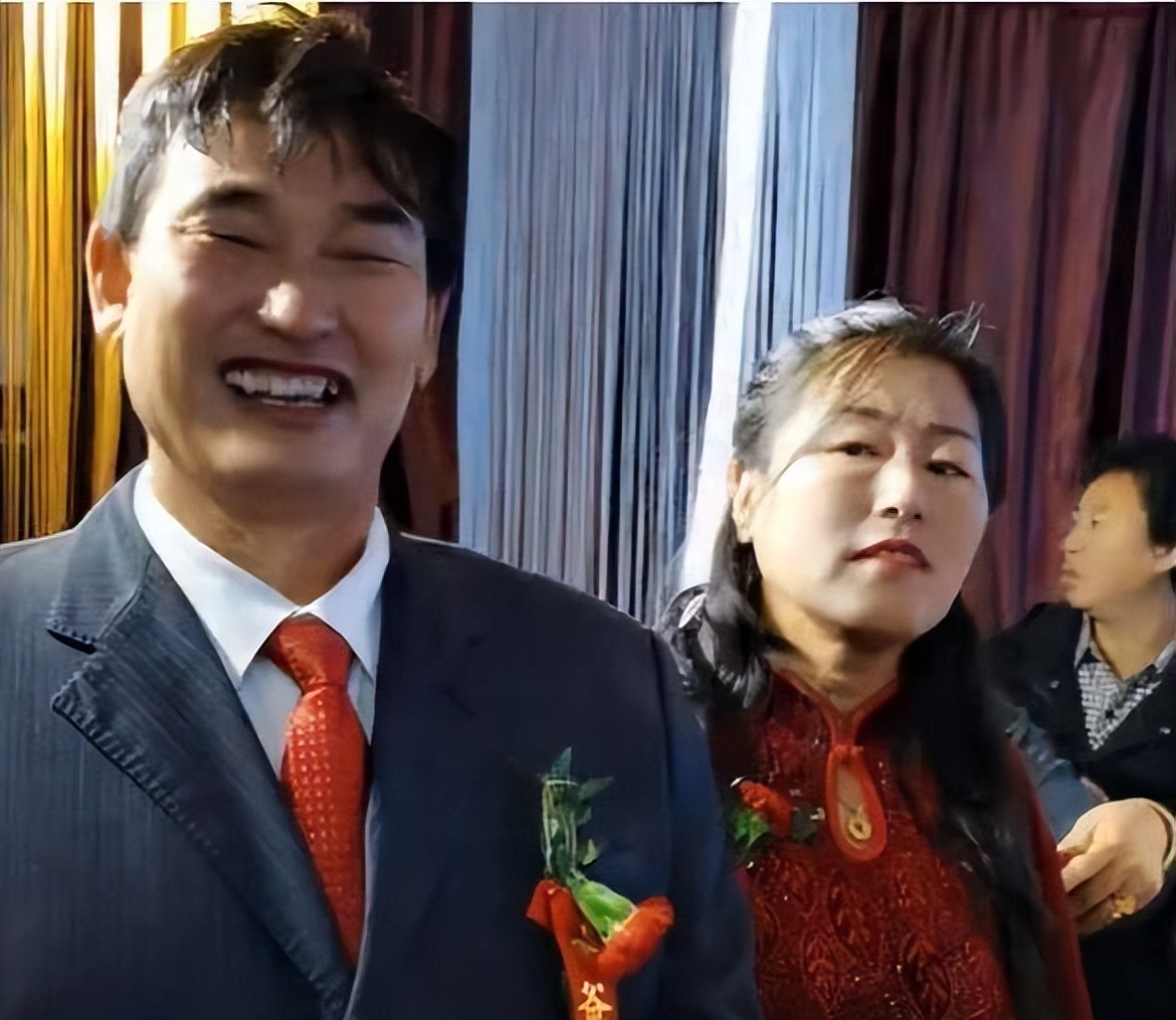 朱之文|朱雪梅被侏儒男求婚，称喜欢朱雪梅不是因为彩礼，大衣哥脸色难看