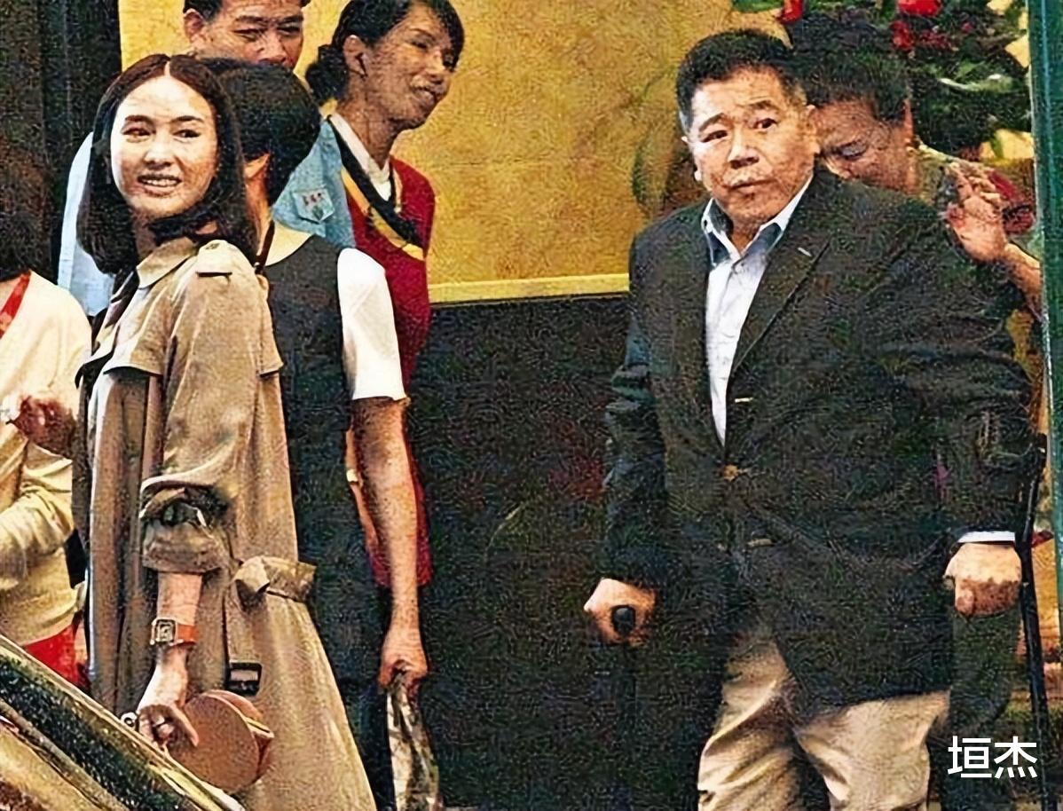 黎姿|图他丑？图他有女友？这10位爱上“丑男”的女星，个个鬼迷心窍