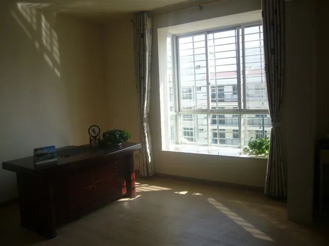 晒晒新家，朋友说看到电视差点以为进了影院，装得太个性了