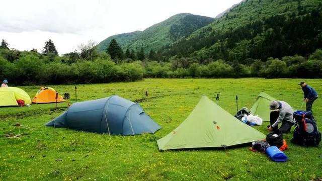 露营|暑假带上她一起去川南大草原露营吧