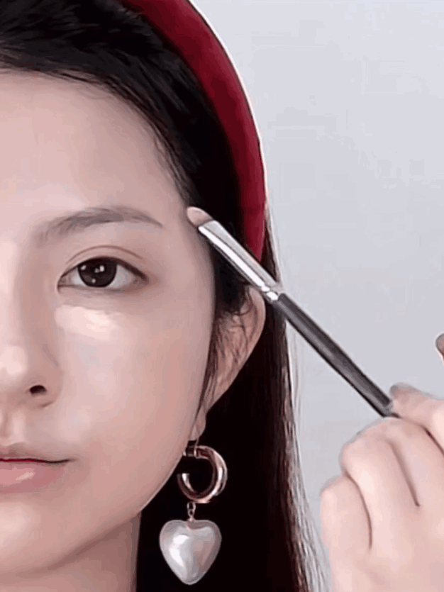 补钙 在妆容细节处倾注爱意，无畏近距离！