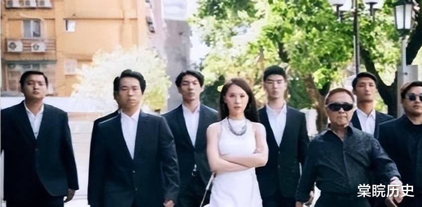 四川女黑老大叶永梅,凭借漂亮脸蛋只手遮天十余年,最终结局如何