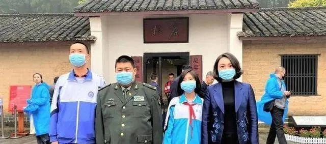 威尼斯电影节|她是毛新宇妻子,口罩遮不住高颜值,如今儿女双全,生活很幸福