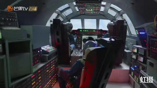 |《勇敢的翅膀》轰6座舱被吐槽,剧情特效低智化,就像日本特摄片