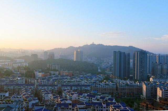 房贷|三四线城市的“金矿”——购买老旧小区顶楼