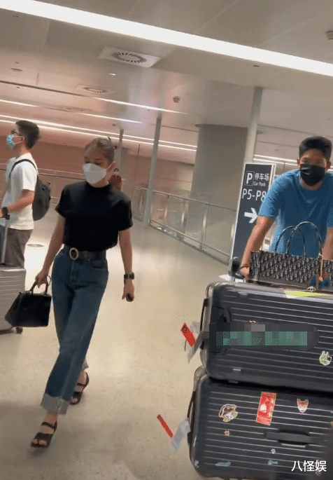 王子文|又冷战？王子文吴永恩合体零交流，男方挡路不谦让女友显冷漠