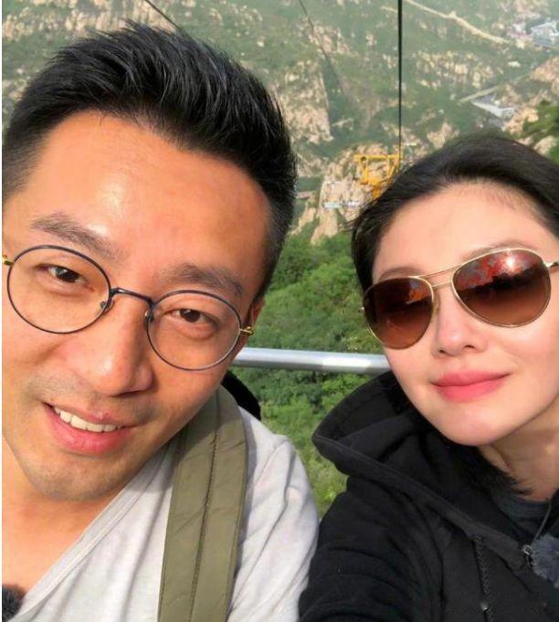 汪小菲|汪小菲晒北京四合院,室内宽敞装修豪华,穿西服亮相状态好