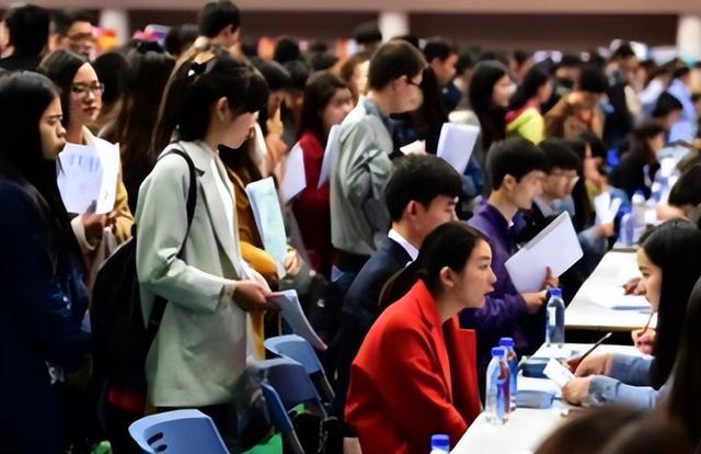 高校|一张职校毕业生的简历，刺痛多少人？这条隐形鄙视链与能力无关