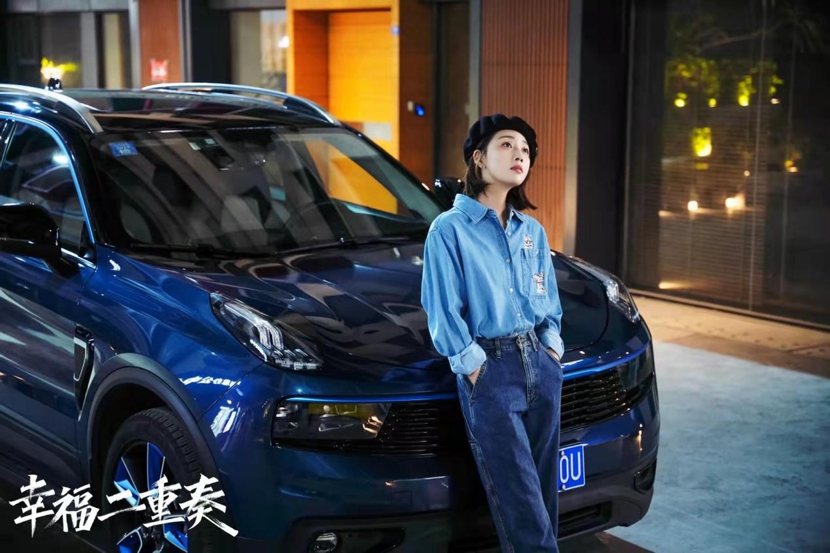 殷桃|爆剧《人世间》主创聚会！殷桃穿短袖都妩媚动人，雷佳音大头吸睛