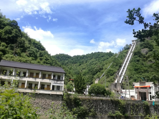 温泉|藏在浙江的尖山镇，拥有与世隔绝一般的美，使人感到很享受