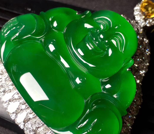 翡翠|翡翠是有升值能力的，但需要看品质，如果是几十块的就戴着玩玩吧