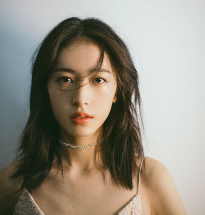 周雨彤|和肖战传绯闻，和吴磊拍新剧，哪个女孩不想成为周雨彤？