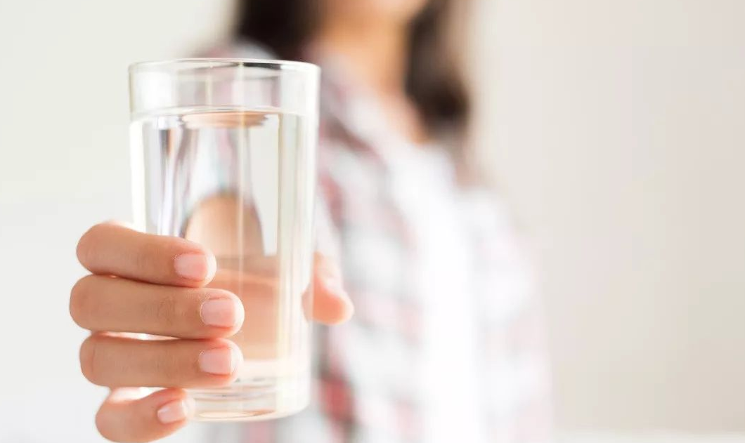 豆腐|热水进毒水出，已有人结节转癌，多家医院联合呼吁：“1保温杯”，白送也不要