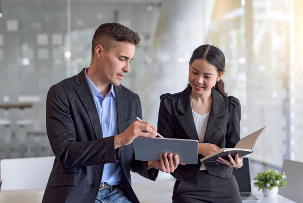 |人生大赢家庆祝完成功被辞退，网友：结婚后，自己就是一个家