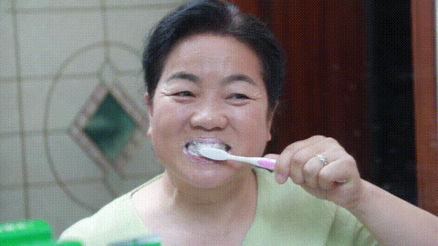 秃顶|如何治疗牙周炎?远离牙齿松动,酸软疼痛?老中医,这个方法很好