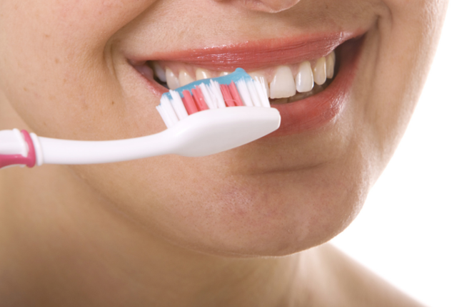 牙齿|中医学说肾合骨，齿为骨之余，牙齿问题反复不好，中医1个小方法