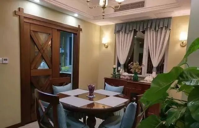 玄关别再傻傻放鞋柜了,看我家怎么装的,一进门就把大家吸引住了