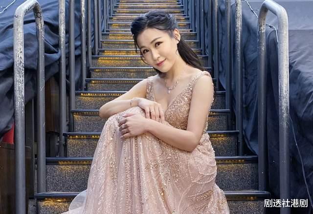 TVB|TVB前知名女星成文体旅局媒体主任！月薪达7万港币，是拍戏的好几倍