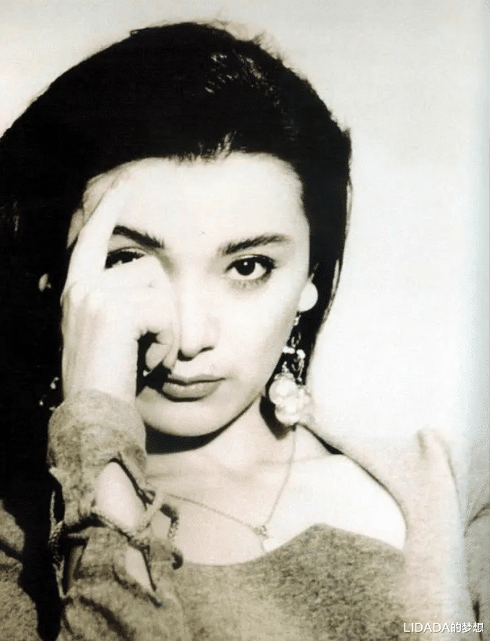 阎青妤|著名演员阎青妤：中国第一个个体演员，成名路上诸多不易，54岁未婚