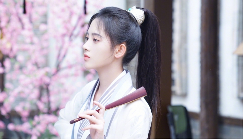 鞠婧祎|鞠婧祎的人生,就像小说女主一样,自律且不断突破自我的极限