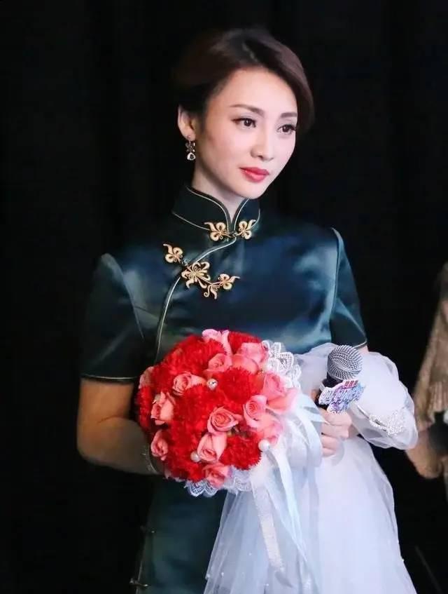 柳岩|为什么娱乐圈这么大,偏偏容不下一个柳岩?