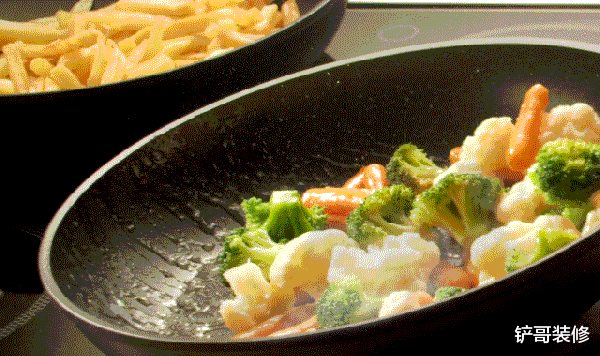 开油烟机能不能“开窗”?原来我一直做错,难怪厨房油腻腻的