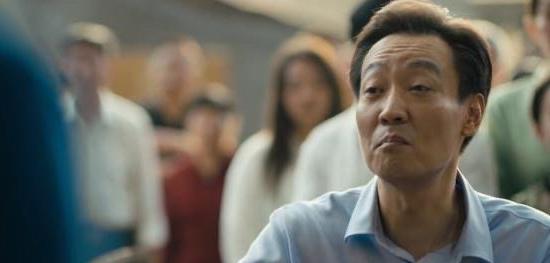 辛柏青|喜在金鹰奖，恭喜辛柏青！两次陪跑意难平，夺下大奖实至名归