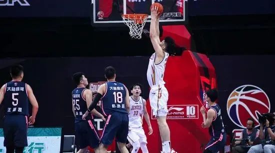 广东男篮|结束了！狂胜41分！第1支晋级球队！广东宏远下一个对手确定