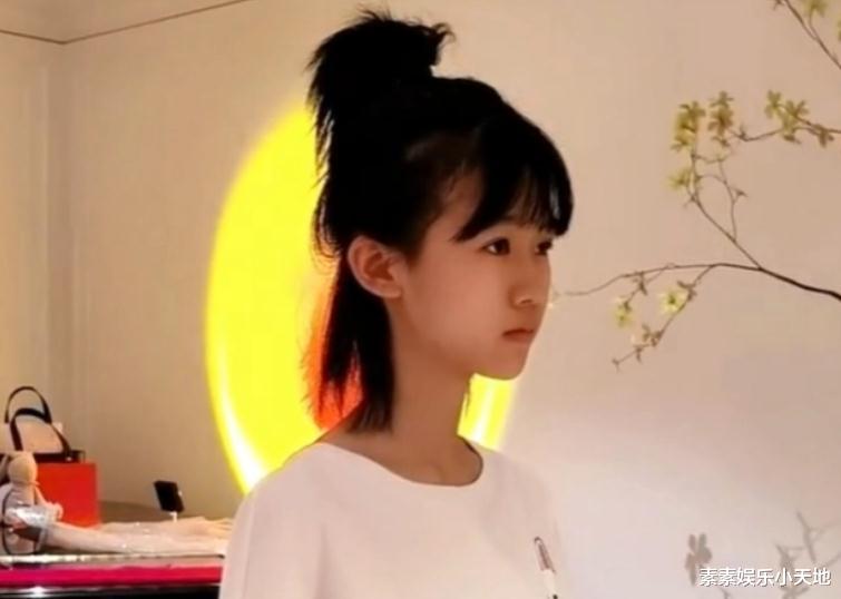 田雨橙|同样15岁的星二代女生,黄多多和森碟被看好,另外2个很叛逆