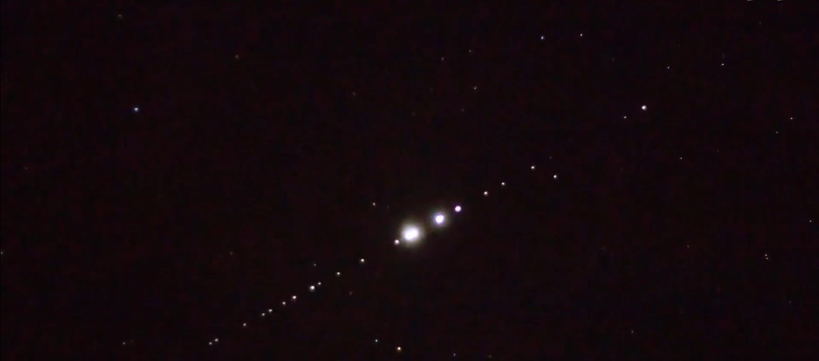 在观测仙女星系时出现奇怪的直线,是星链卫星严重污染了星空?