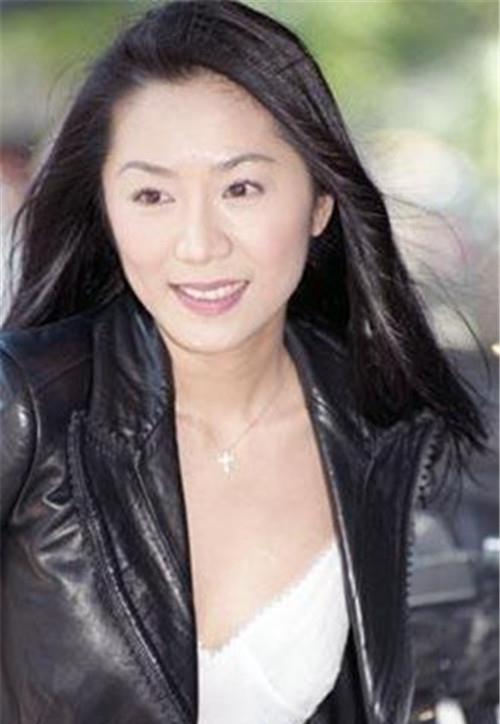 徐华凤|她花7年挤走发妻，嫁给富豪仅3年，却全身器官衰竭躺老公怀里离世