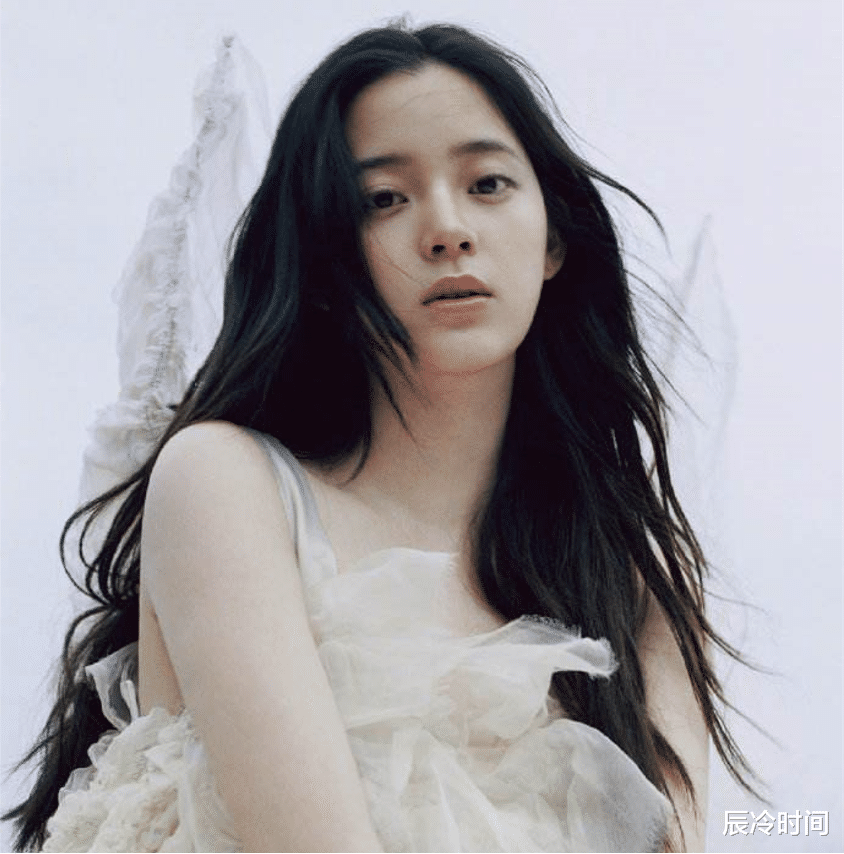 欧阳娜娜|台媒急了!欧阳娜娜等明星转发“一个中国”,被讽刺“舔很快”