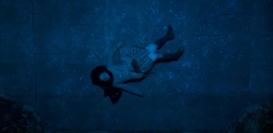 苏拉|悄悄播出的成人向,女主惨死14次,以为又是循环?小看她了!