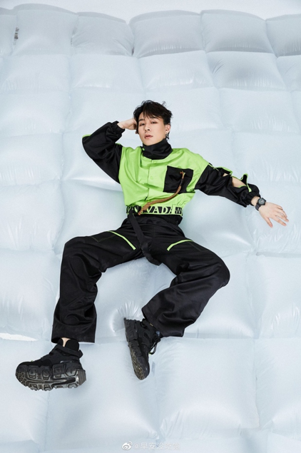 中国说唱巅峰对决|《中国说唱巅峰对决》冠军联盟成员早安签约种梦音乐D.M.G