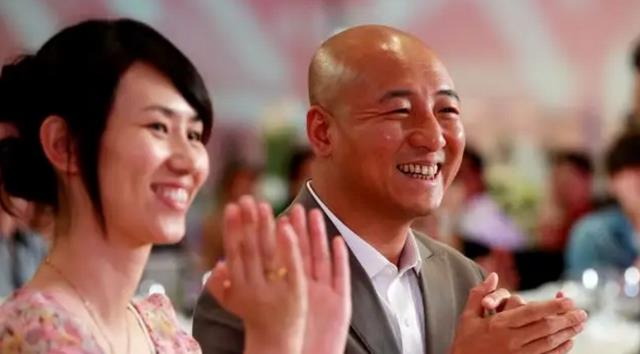 周晓鸥|周晓鸥：与前妻离婚后以亲人相称，共同抚养儿子，53岁还单身