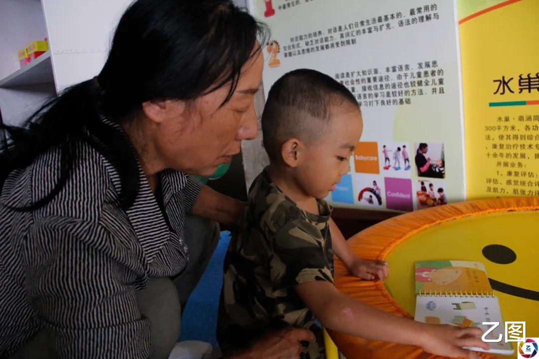 女子不顾阻拦为爱嫁给大16岁男子,孩子重病后却遭抛弃,悔之晚矣