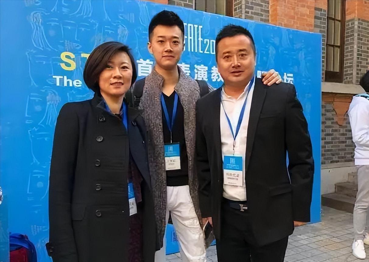 赵海燕|赵本山徒弟赵海燕:24岁生子,30岁上大学,和丈夫都是大学教授