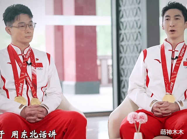 李宇春|五一晚会众星造型:李宇春张艺兴穿同色系西装,宋祖儿大裙摆压场