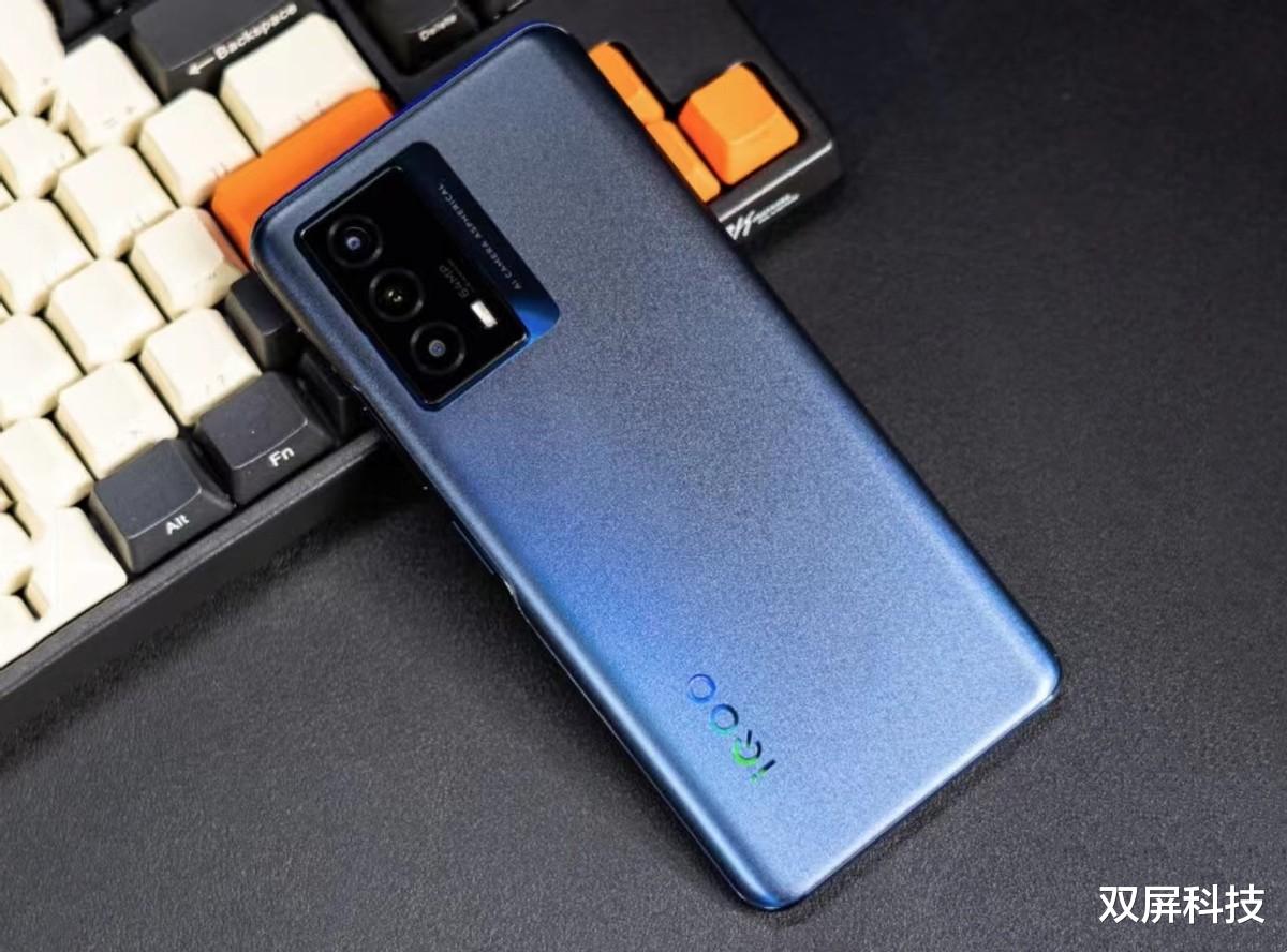 iqoo|5000mAh+骁龙778G+120Hz屏，跌至1399元，送父母好礼物
