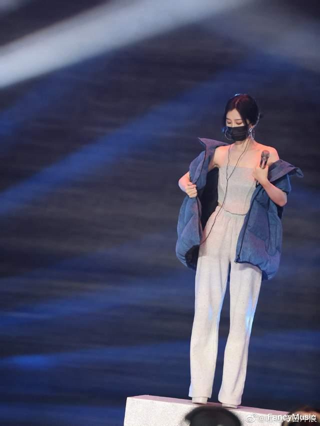 春夏穿搭 跨年晚会倒计时,85花和95花百花齐放,你最pick哪一位