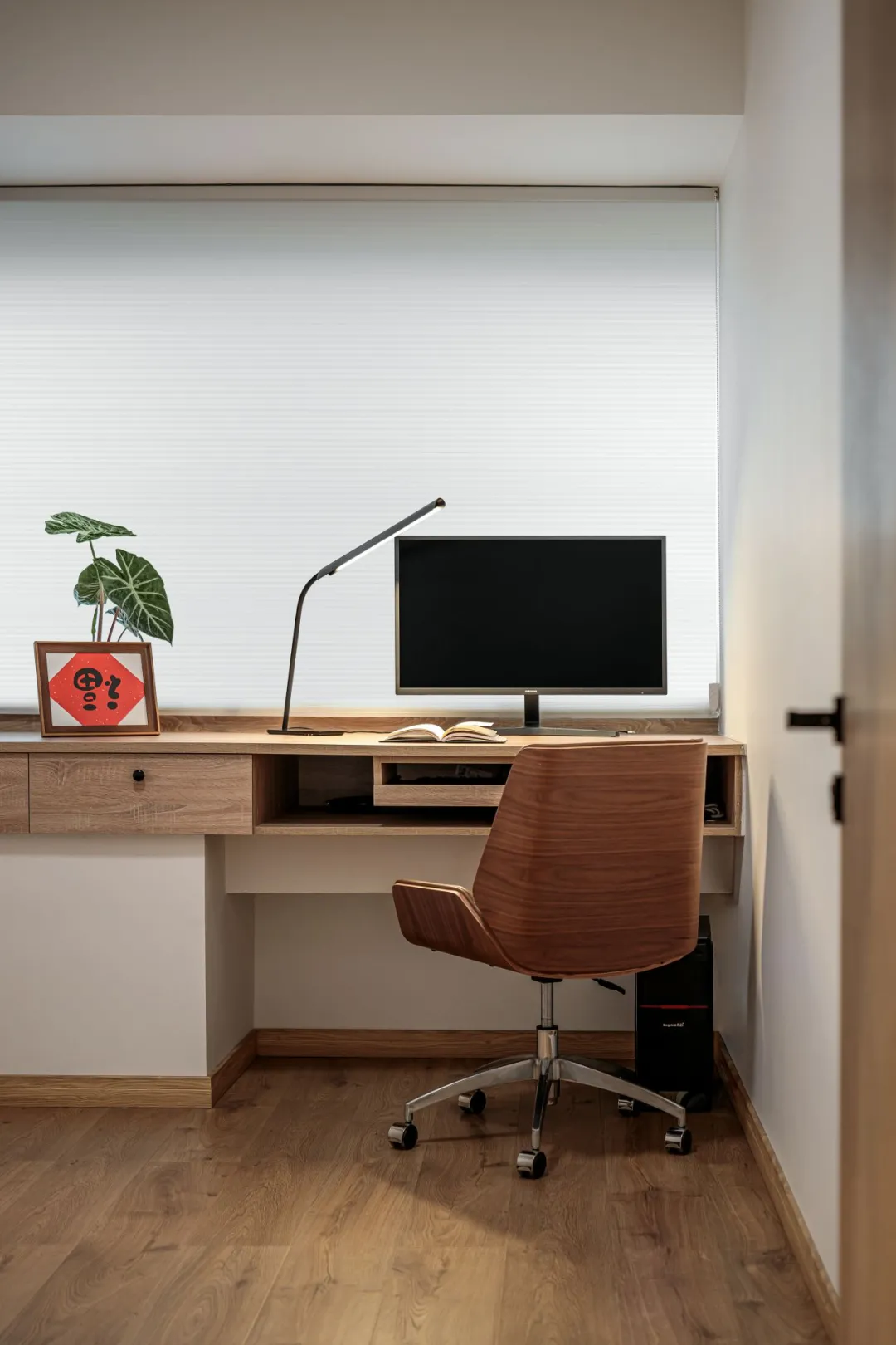 128平米MUJI温馨的色调+实木的质感,解锁随性日常,将生活氤氲成诗!