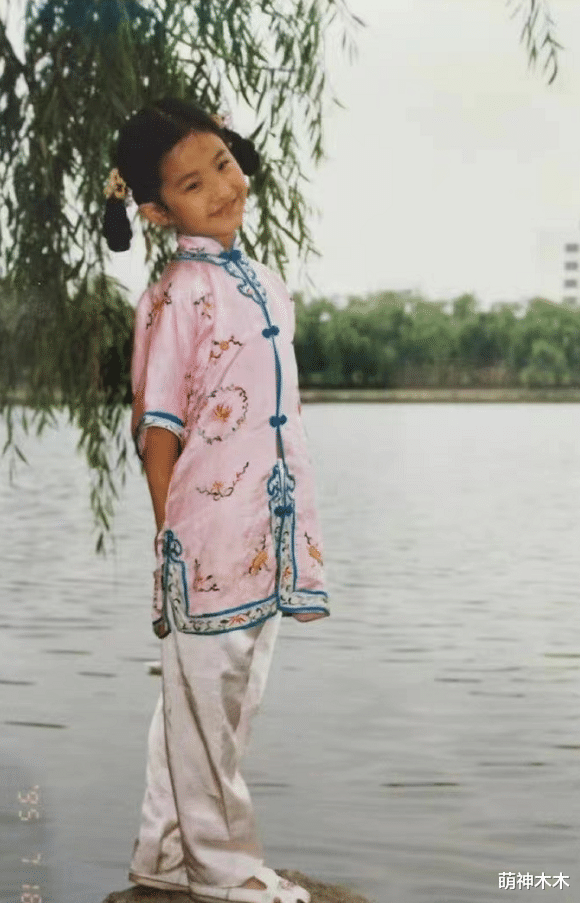 沈腾|明星罕见童年照：赵丽颖年代感十足，沈腾灵动可爱，林志玲反差大