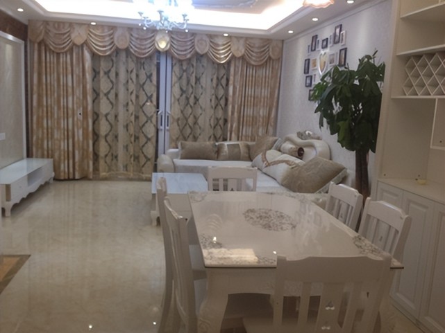 晒晒花18万装修新房,亲戚都说我入坑太深,没点生气样又俗气