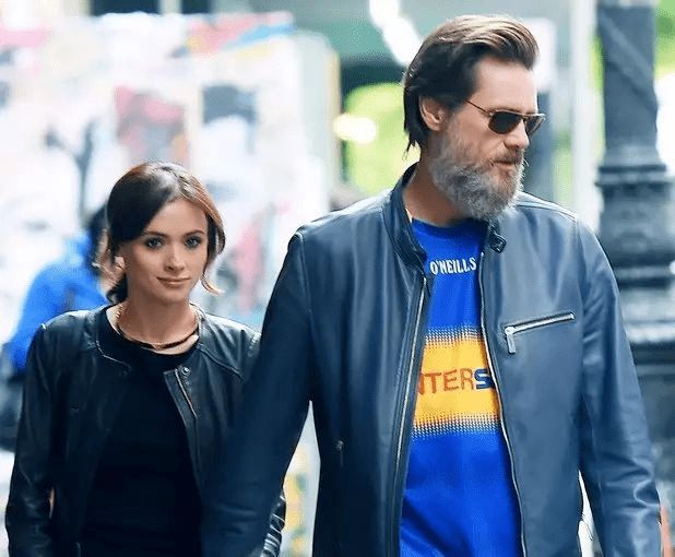 金·凯瑞|60岁喜剧天王金·凯瑞：2段婚姻失败，因抑郁症息影，躲在家里画画