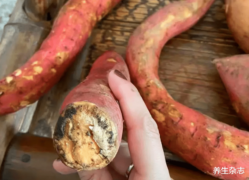 失眠|一天一个红薯,60岁独居老人胃癌离世,医生:无知,或是在“自毁胃”