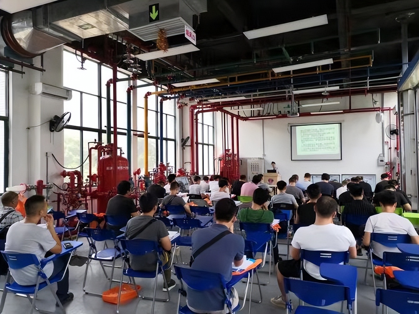 求职|消防设施操作员,什么人最适合报考?